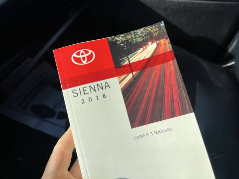 2016 Toyota Sienna SE Premium 8-Passenger