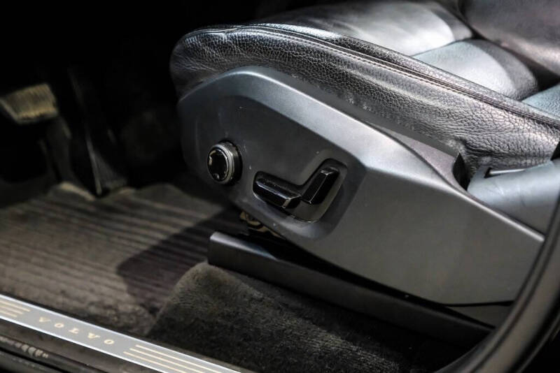 2017 Volvo XC90 T6 Momentum