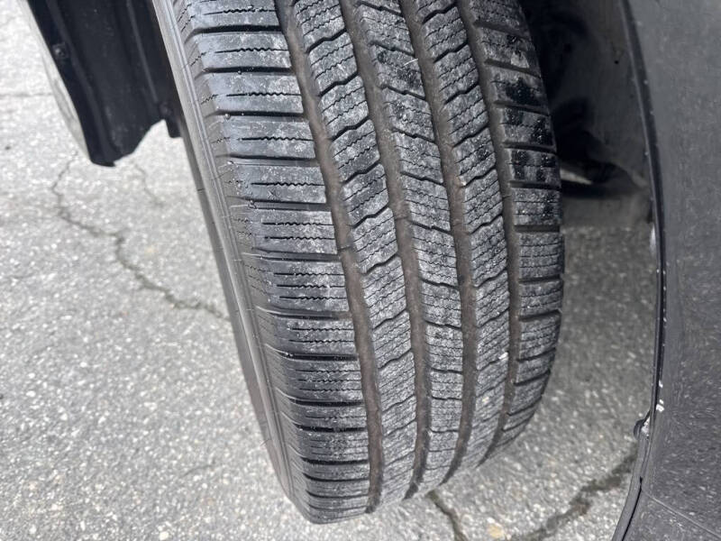 2021 Lexus LX 570 Three-Row