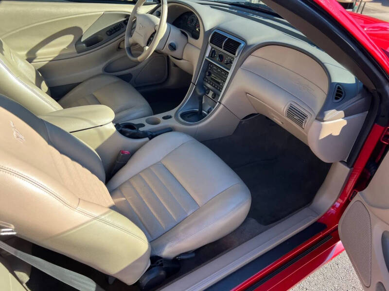 2004 Ford Mustang GT Deluxe