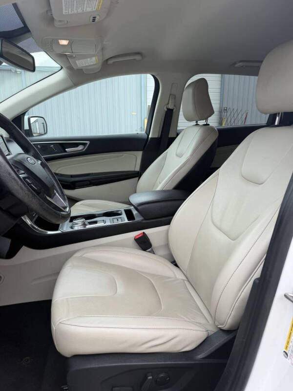 2021 Ford Edge Titanium