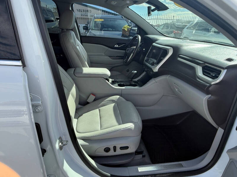 2017 GMC Acadia SLT-1