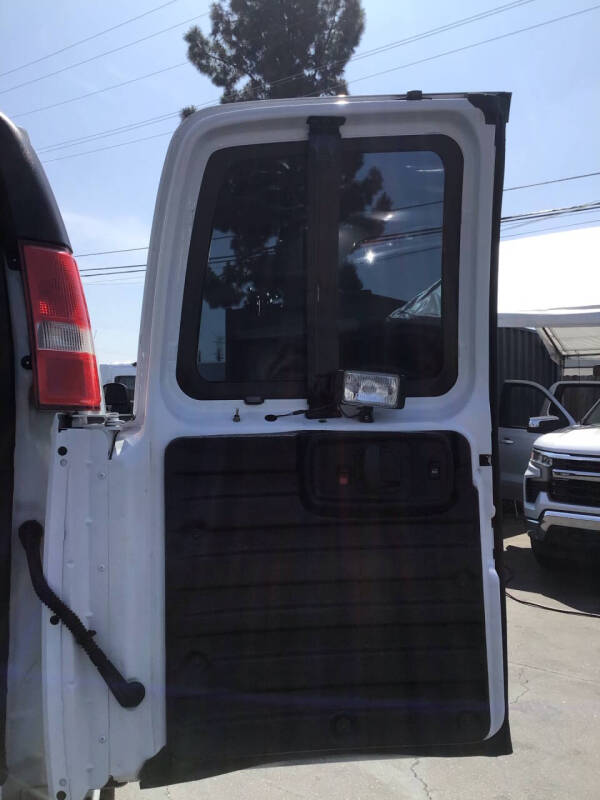 2023 Chevrolet Express 2500