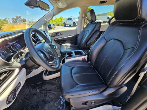 2024 Chrysler Pacifica Touring L