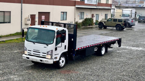 2015 Isuzu NRR  23' Flatbed + Lift Gate