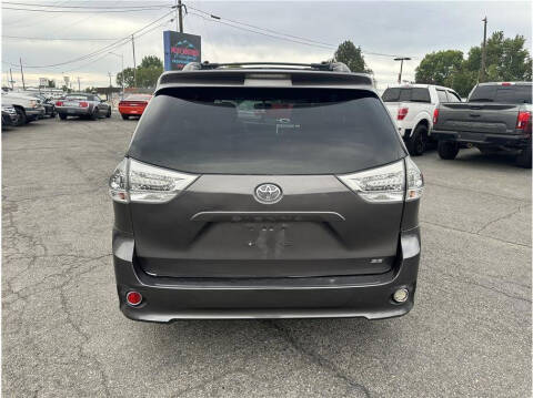 2015 Toyota Sienna