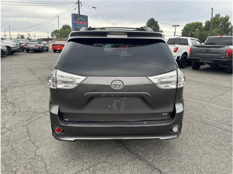 2015 Toyota Sienna