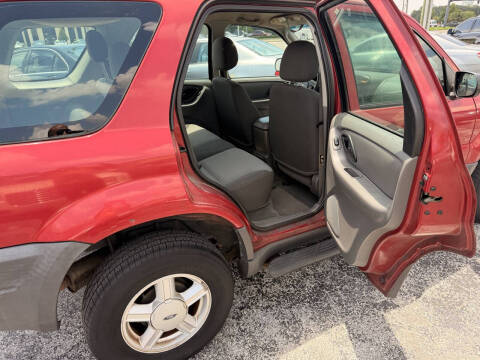 2003 Ford Escape XLS Popular