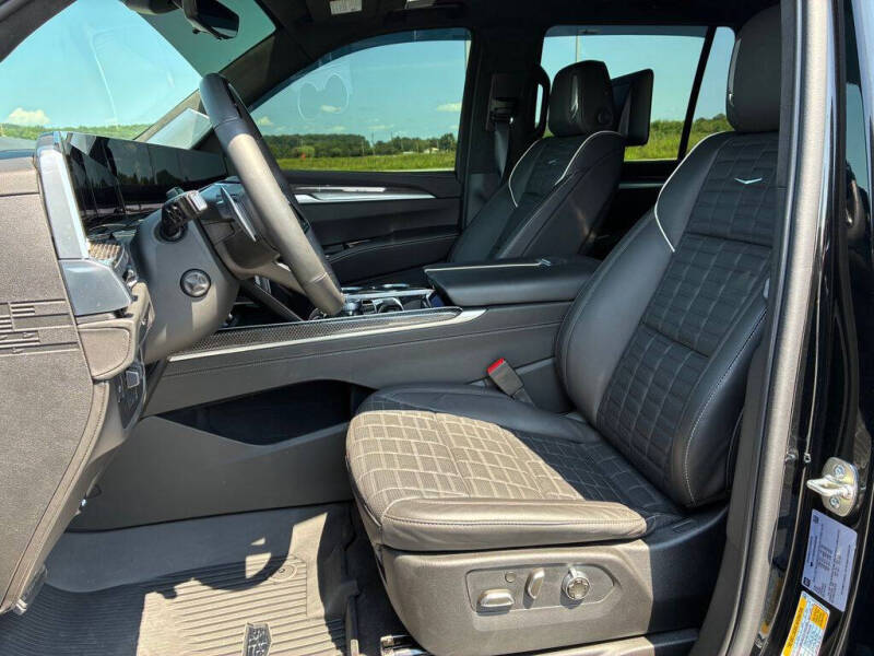 2025 Cadillac Escalade-V