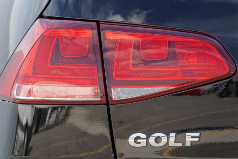 2016 Volkswagen Golf TSI S