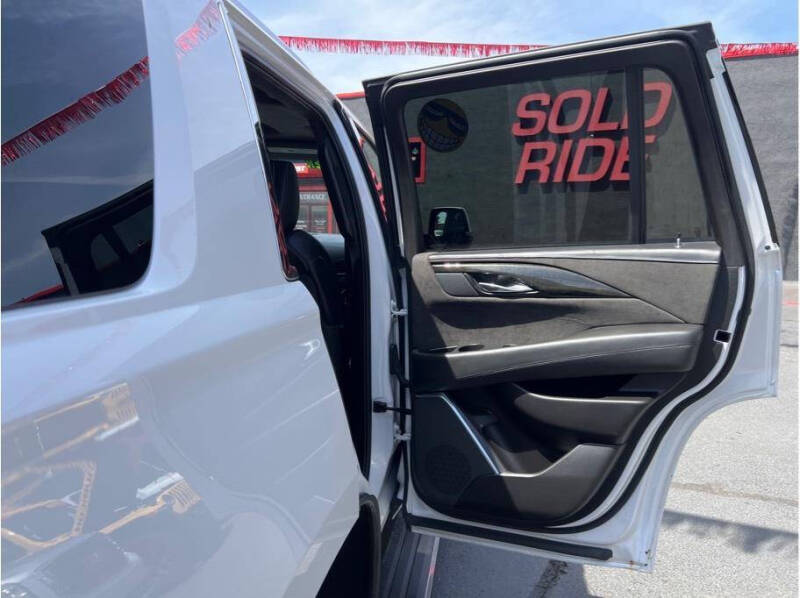 2019 Cadillac Escalade Platinum