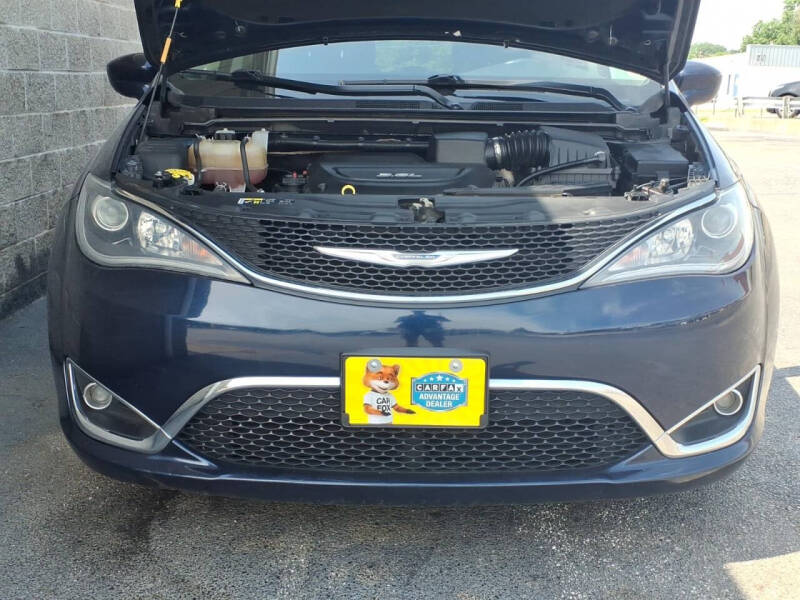 2017 Chrysler Pacifica Touring-L Plus