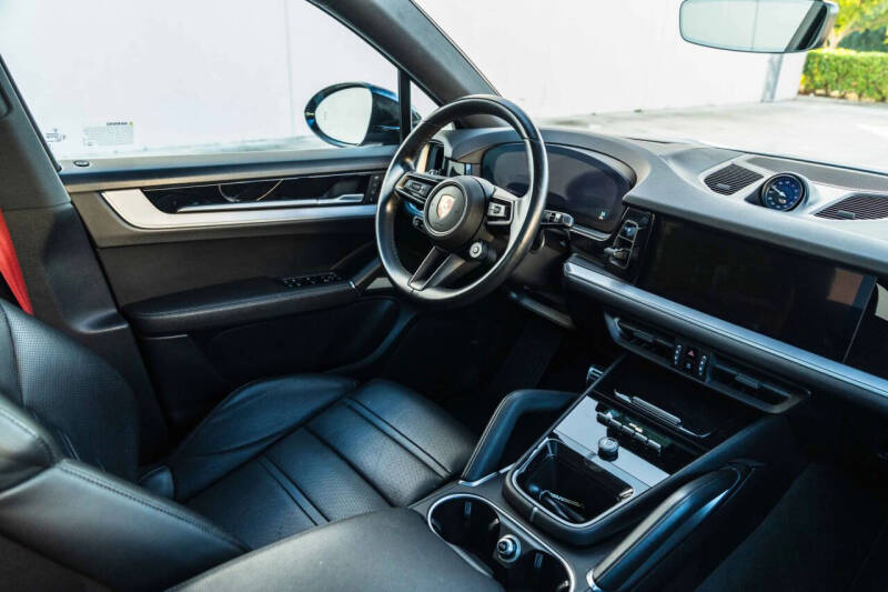 2024 Porsche Cayenne S Coupe