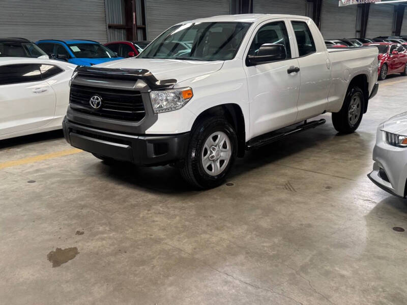 2015 Toyota Tundra SR's photo