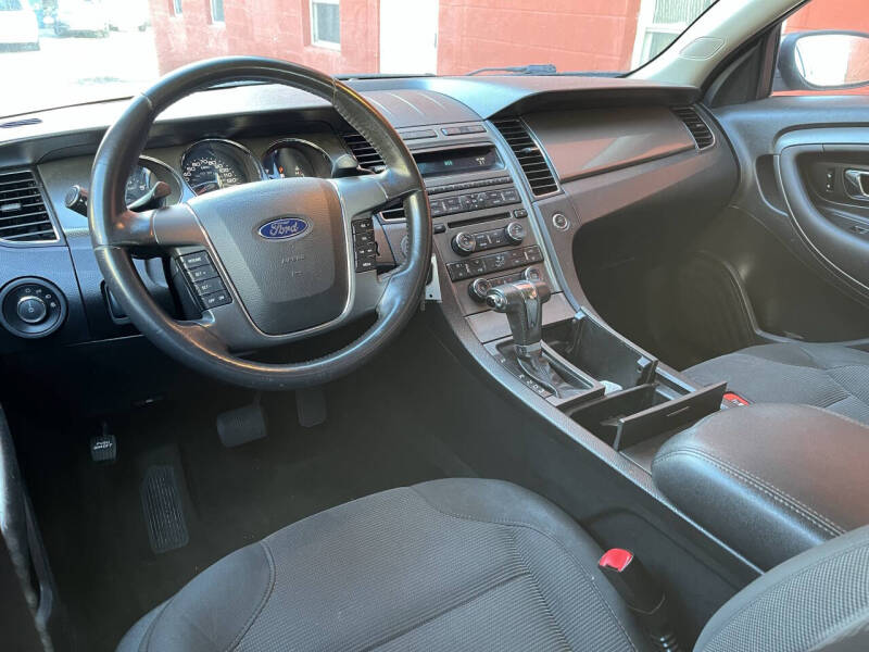 2011 Ford Taurus SEL