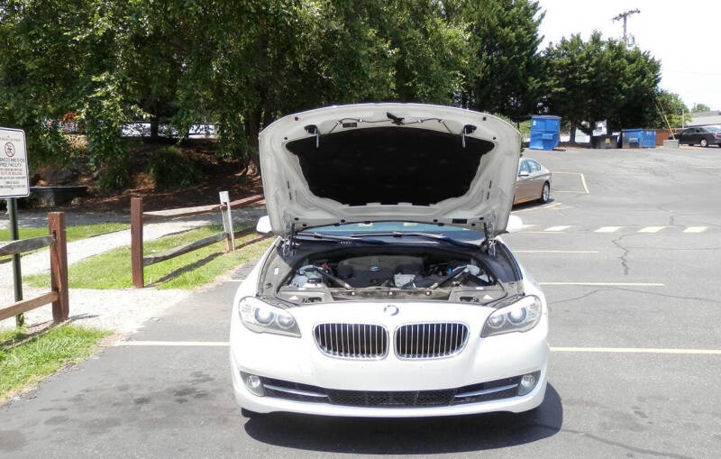 2012 BMW 5 Series 528i