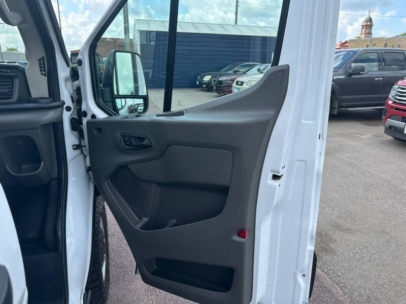 2022 Ford Transit 250