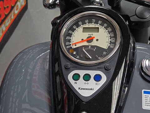 2024 Kawasaki Vulcan 900 Classic