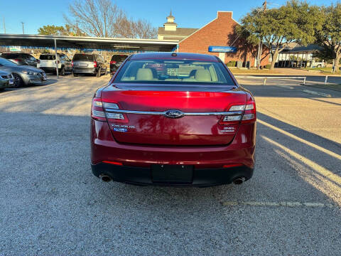 2015 Ford Taurus SEL