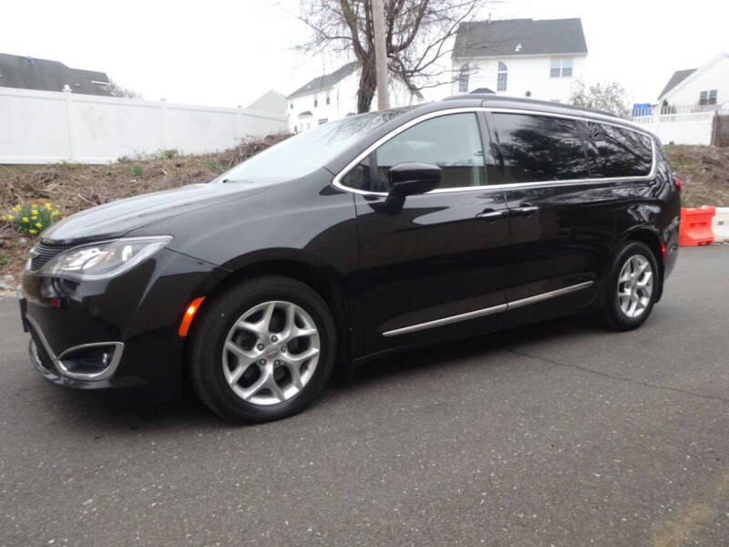 2017 Chrysler Pacifica Touring-L