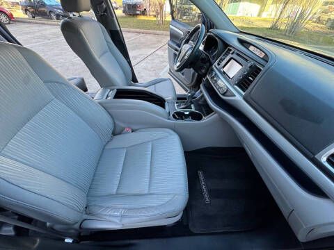 2014 Toyota Highlander LE