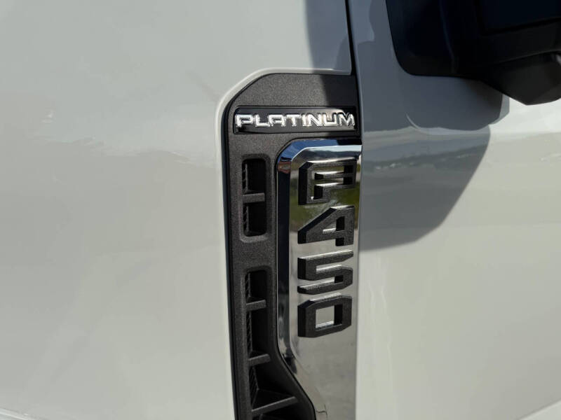 2026 Ford F-450 Super Duty Platinum