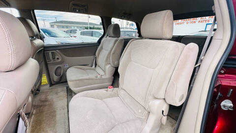 2005 Toyota Sienna LE 7 Passenger