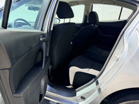 2013 Mazda MAZDA3 i SV