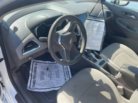 2017 Chevrolet Cruze LS Auto