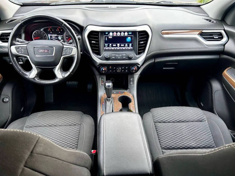 2018 GMC Acadia SLE-2