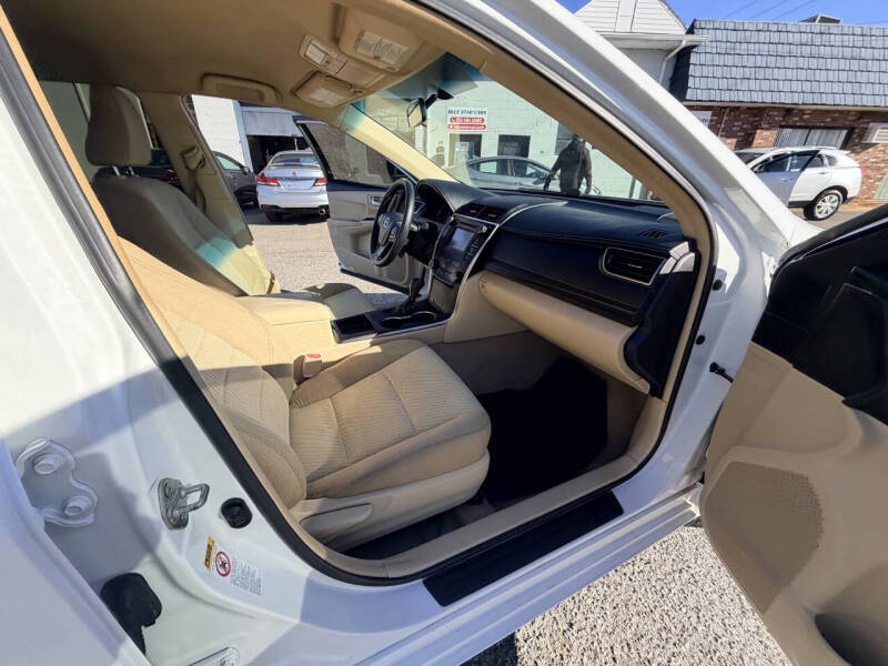 2017 Toyota Camry LE