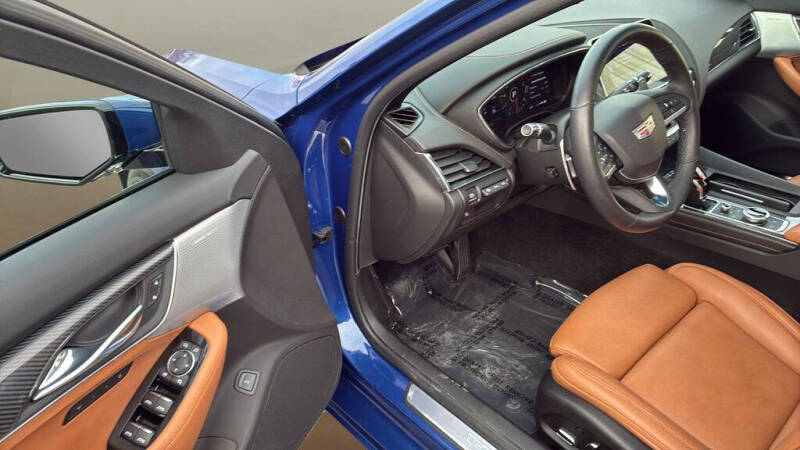 2023 Cadillac CT5 Premium Luxury