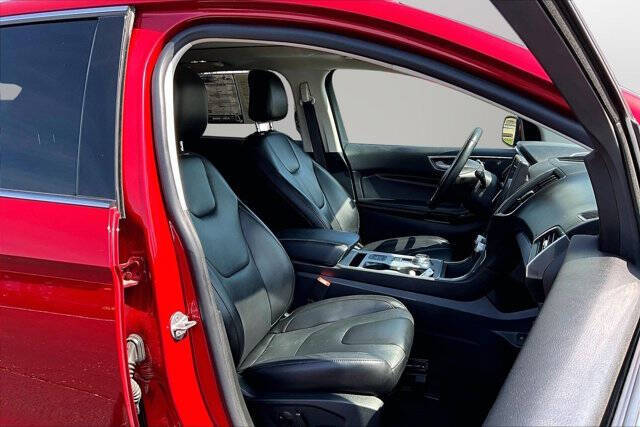 2021 Ford Edge Titanium