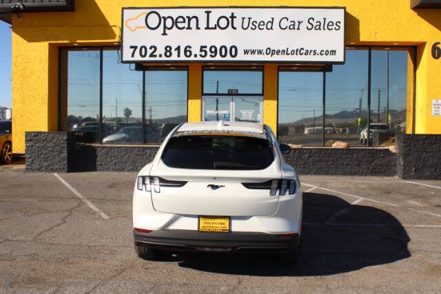 2022 Ford Mustang Mach-E Select
