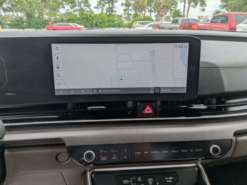 2025 Kia Carnival SX