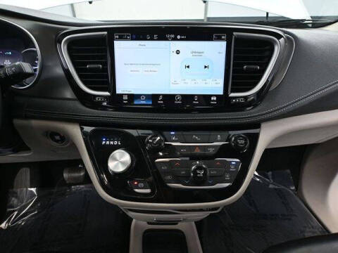 2023 Chrysler Pacifica Plug-In Hybrid Touring L