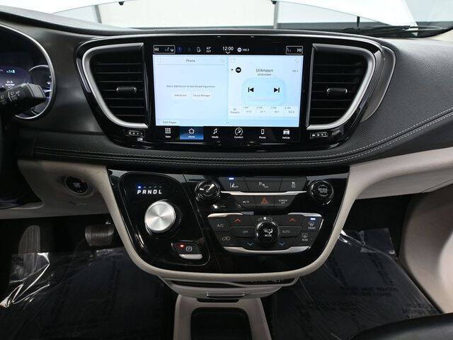 2023 Chrysler Pacifica Plug-In Hybrid Touring L