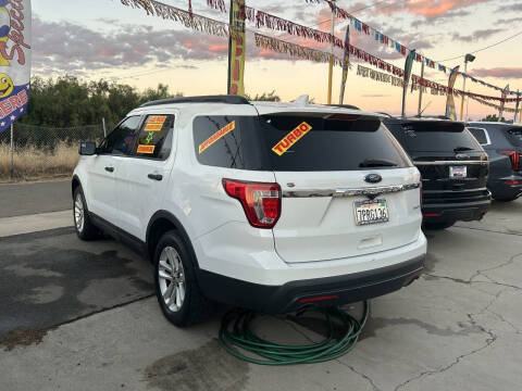2016 Ford Explorer