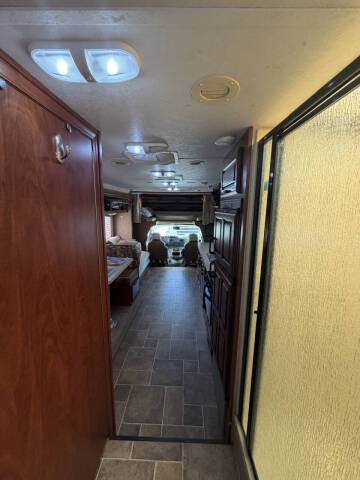 2012 Forest River SUNSEEKER 3010DS