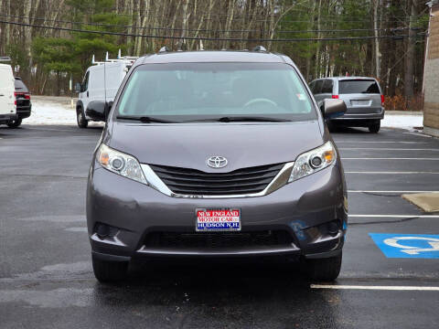 2013 Toyota Sienna LE Mobility 7-Passenger