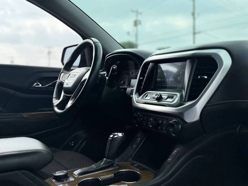 2017 GMC Acadia SLE-2