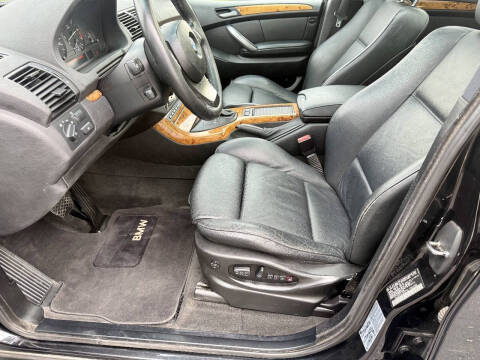 2005 BMW X5 3.0i