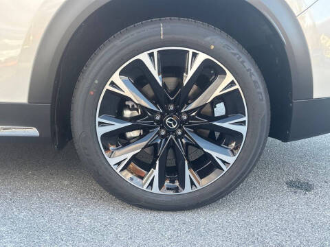 2025 Mazda CX-90 Plug-in Hybrid Premium Plus