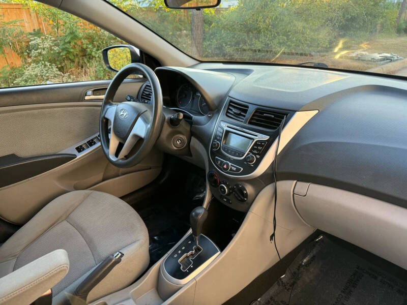 2013 Hyundai Accent GLS