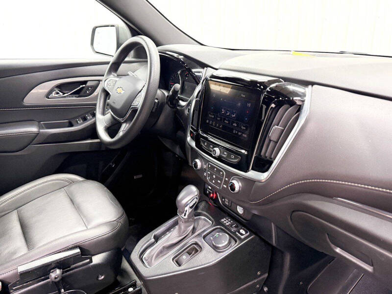 2022 Chevrolet Traverse LT Leather