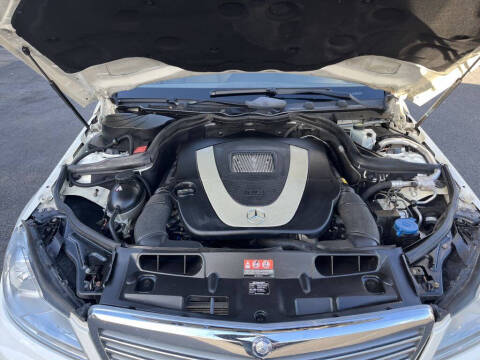 2012 Mercedes-Benz C-Class C 300 Luxury 4MATIC