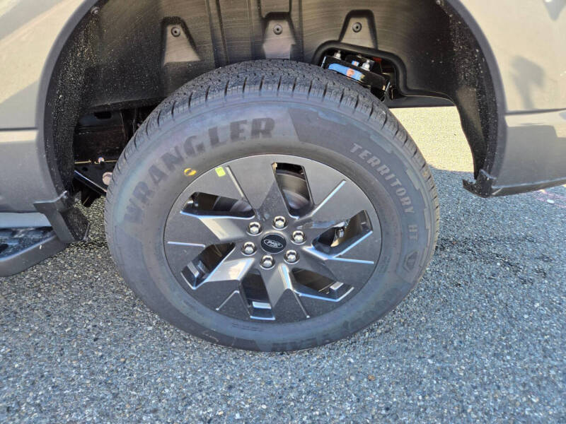 2025 Ford F-150 Lightning Flash