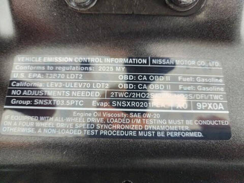 2025 Nissan Pathfinder SV