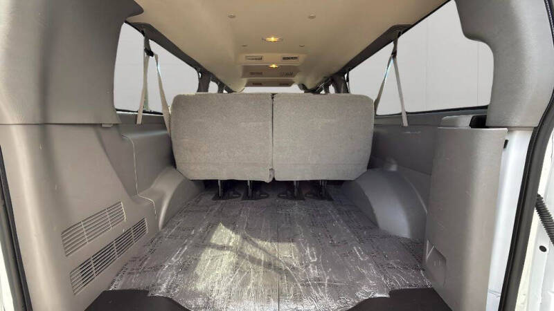 2025 Chevrolet Express LT 3500