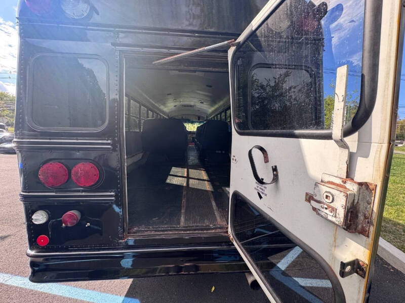 2006 Freightliner FS65 Chassis